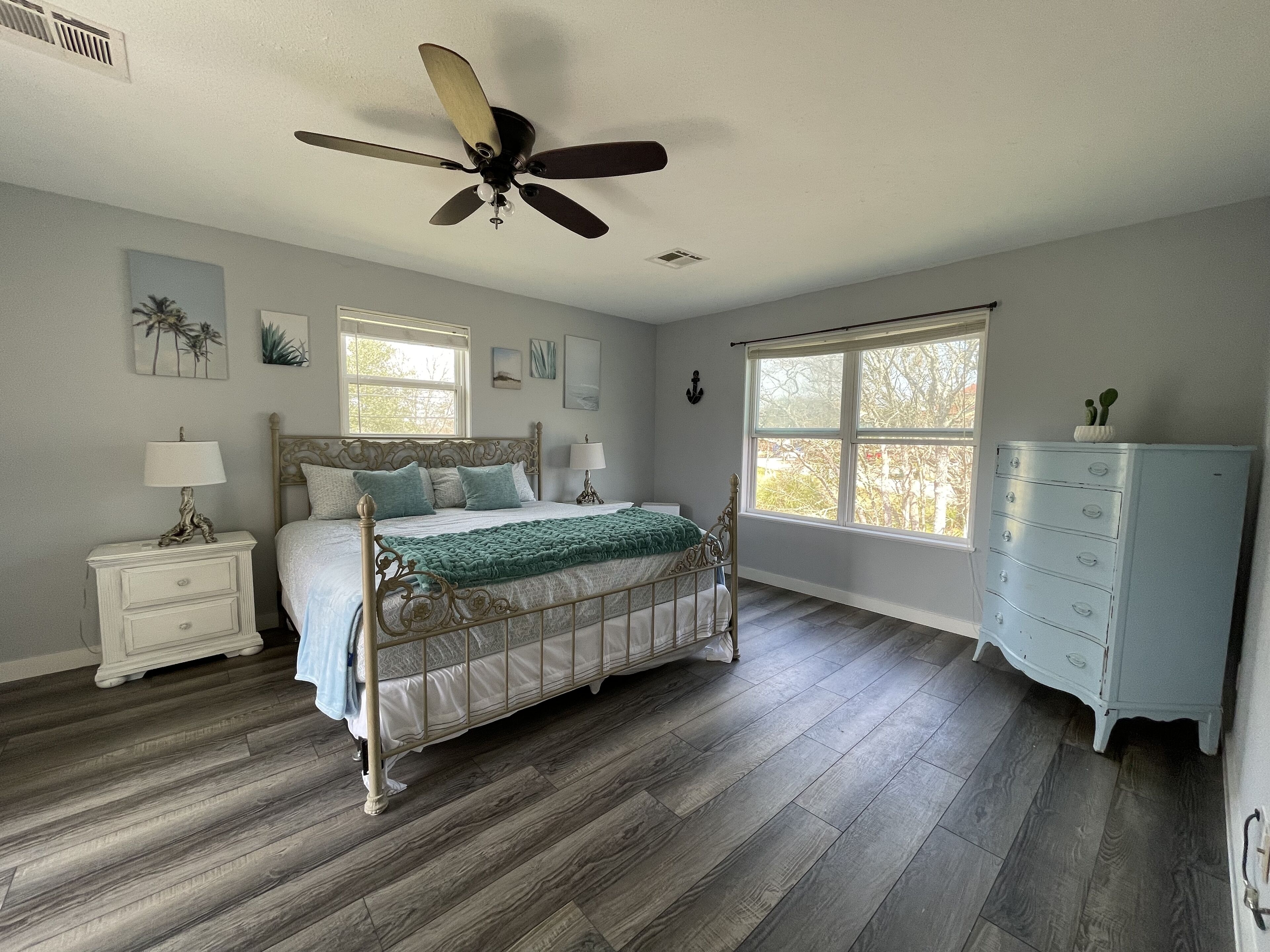 Charming Waterfront House w/ Private Fishing Pier