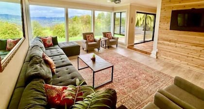 Endless Views & Spacious Home, Nature Games Weddings Wineries Hiking