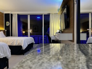 1 soverom, skrivebord, strykejern/-brett og wi-fi (inkludert)