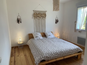 4 bedrooms, iron/ironing board, travel crib, free WiFi