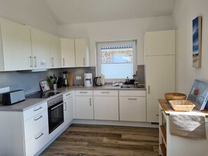 Kühlschrank, Ofen, Herdplatte, Geschirrspüler