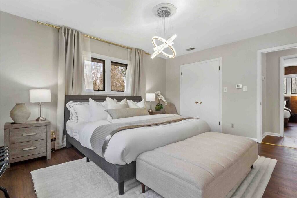 5 habitaciones, tabla de planchar con plancha, cuna de viaje y wifi 