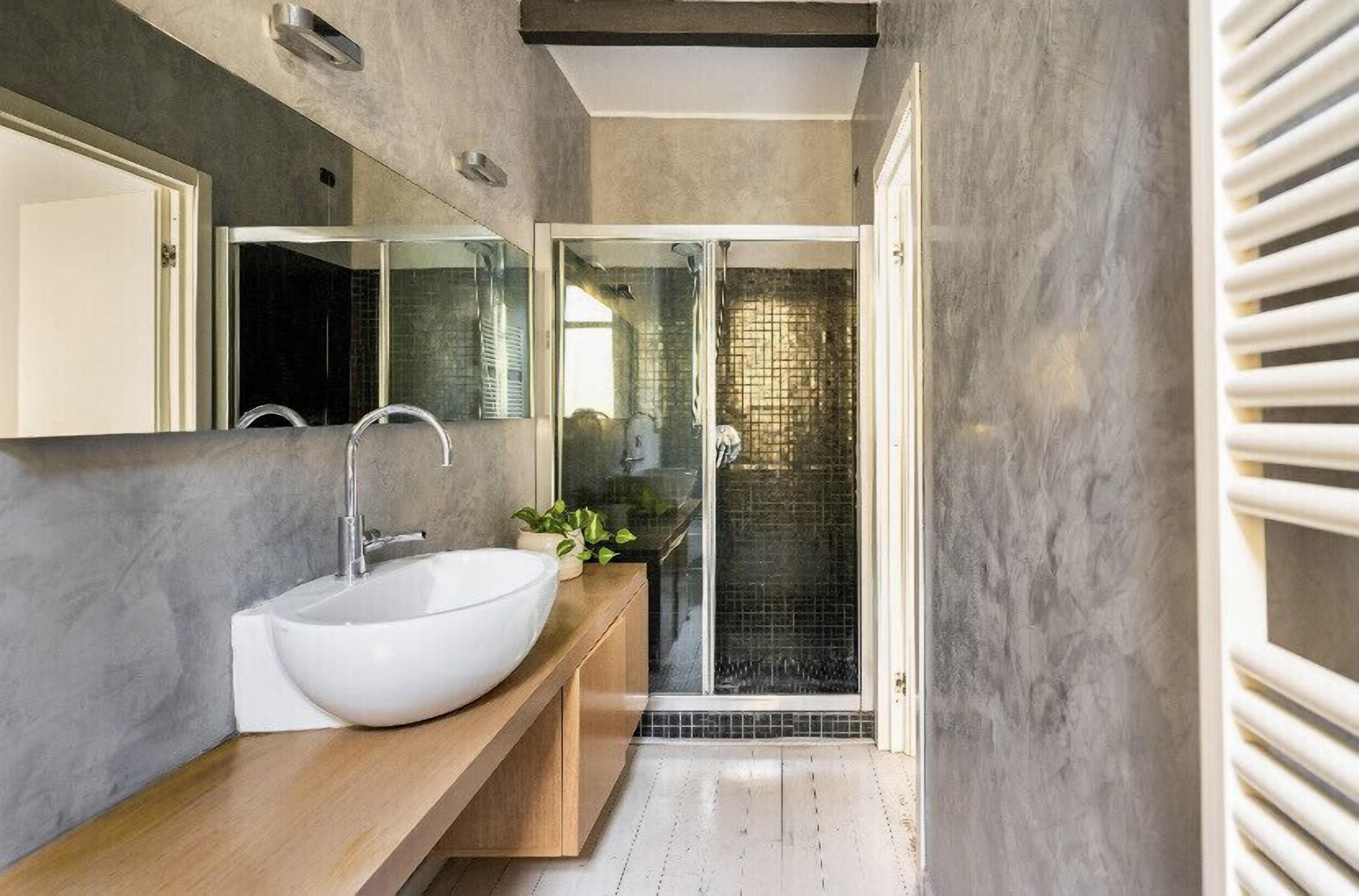 Doccia, asciugacapelli, bidet, asciugamani
