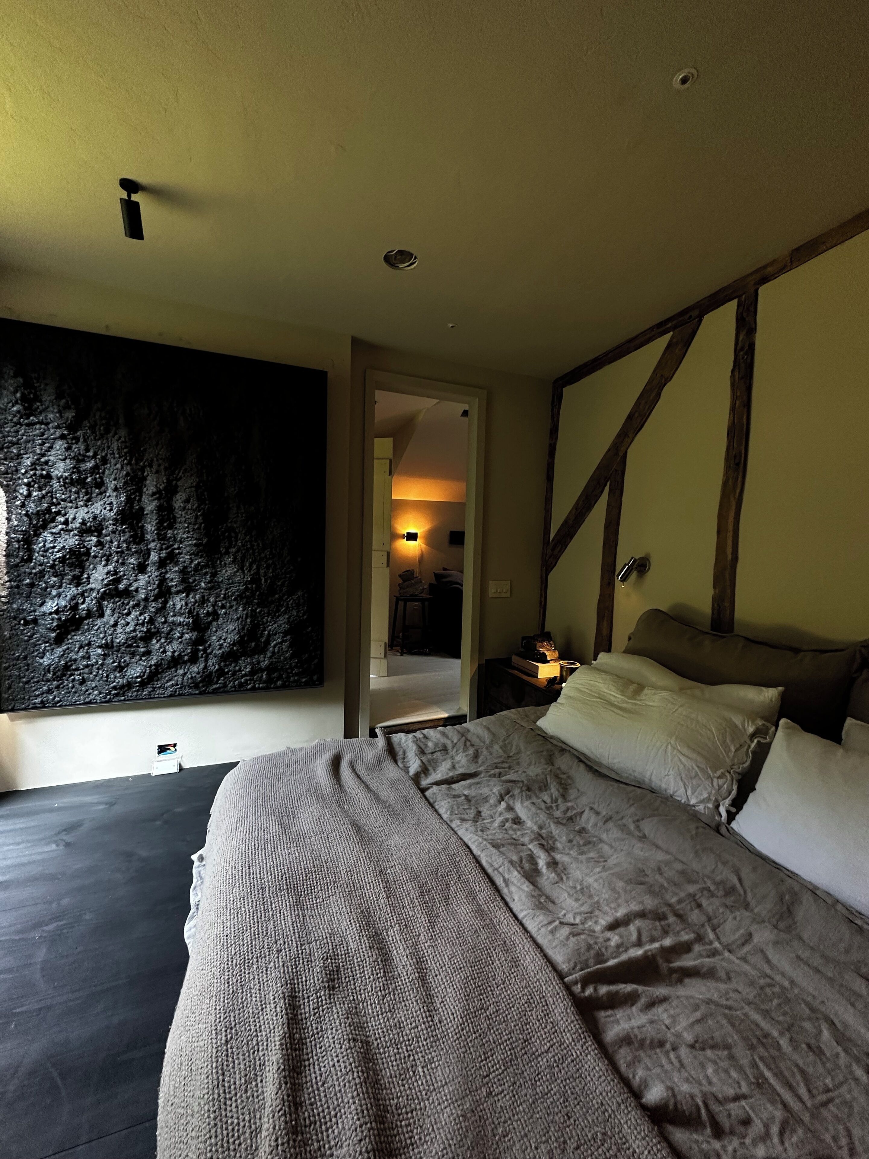 Interior Designer’s Farm House In The Historic Springs