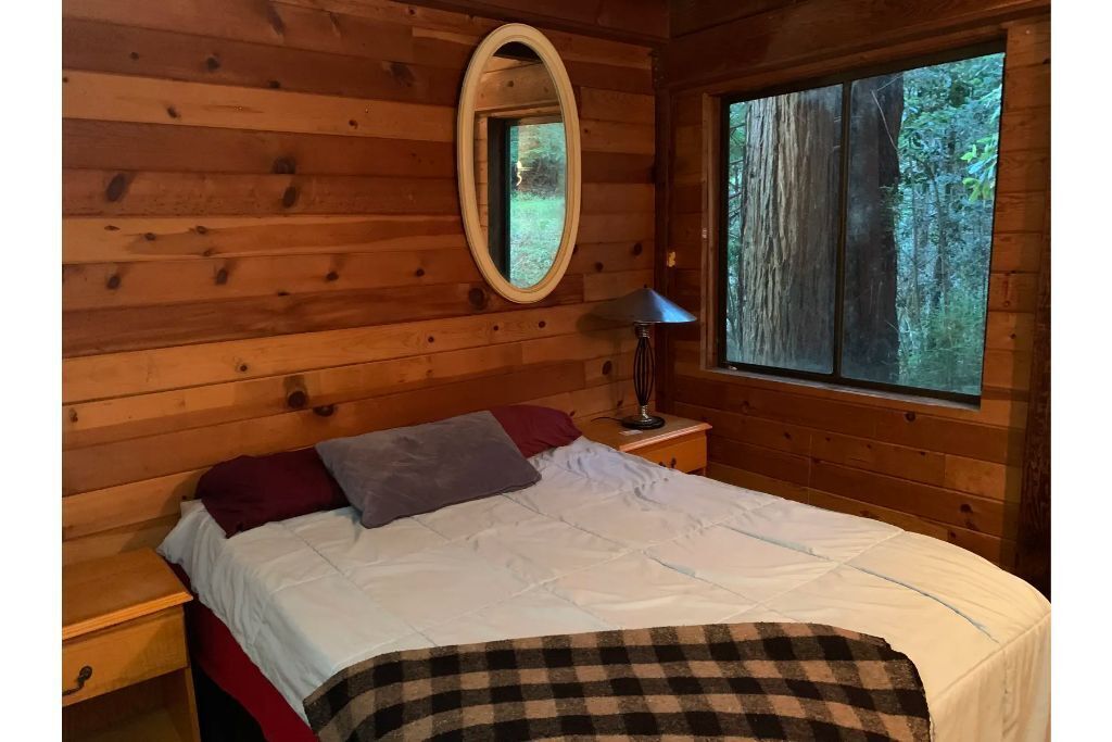 Beautiful house with private hot tub in Mendocino redwood forest.