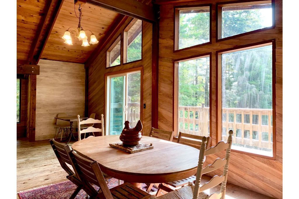 Beautiful house with private hot tub in Mendocino redwood forest.