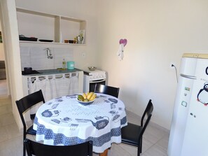 Dining - Simple house in Cabo Frio near the beach (Cabo Frio)
