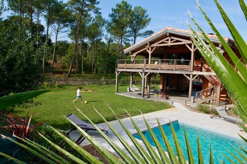 The Stilt Chalet - Under the pines, lake and ocean nearby