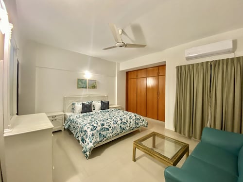 Zaha Home: Shahvar Manzil-3br apt,Bukhari Comm,DHA