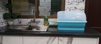 Zaha Home:Najaf Mahal Apt-2br, spacious & cheerful