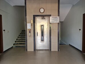Interior - Zaha Home:Najaf Mahal Apt-2br, spacious & cheerful (Karachi)