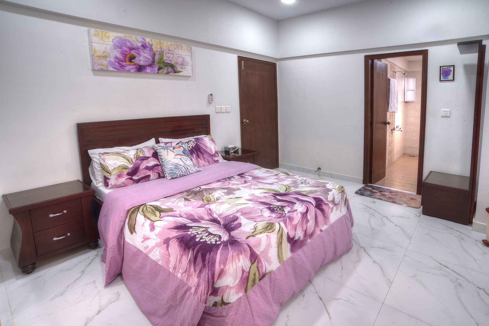 2 Schlafzimmer, Schreibtisch, Bügeleisen/Bügelbrett, Reisekinderbett
