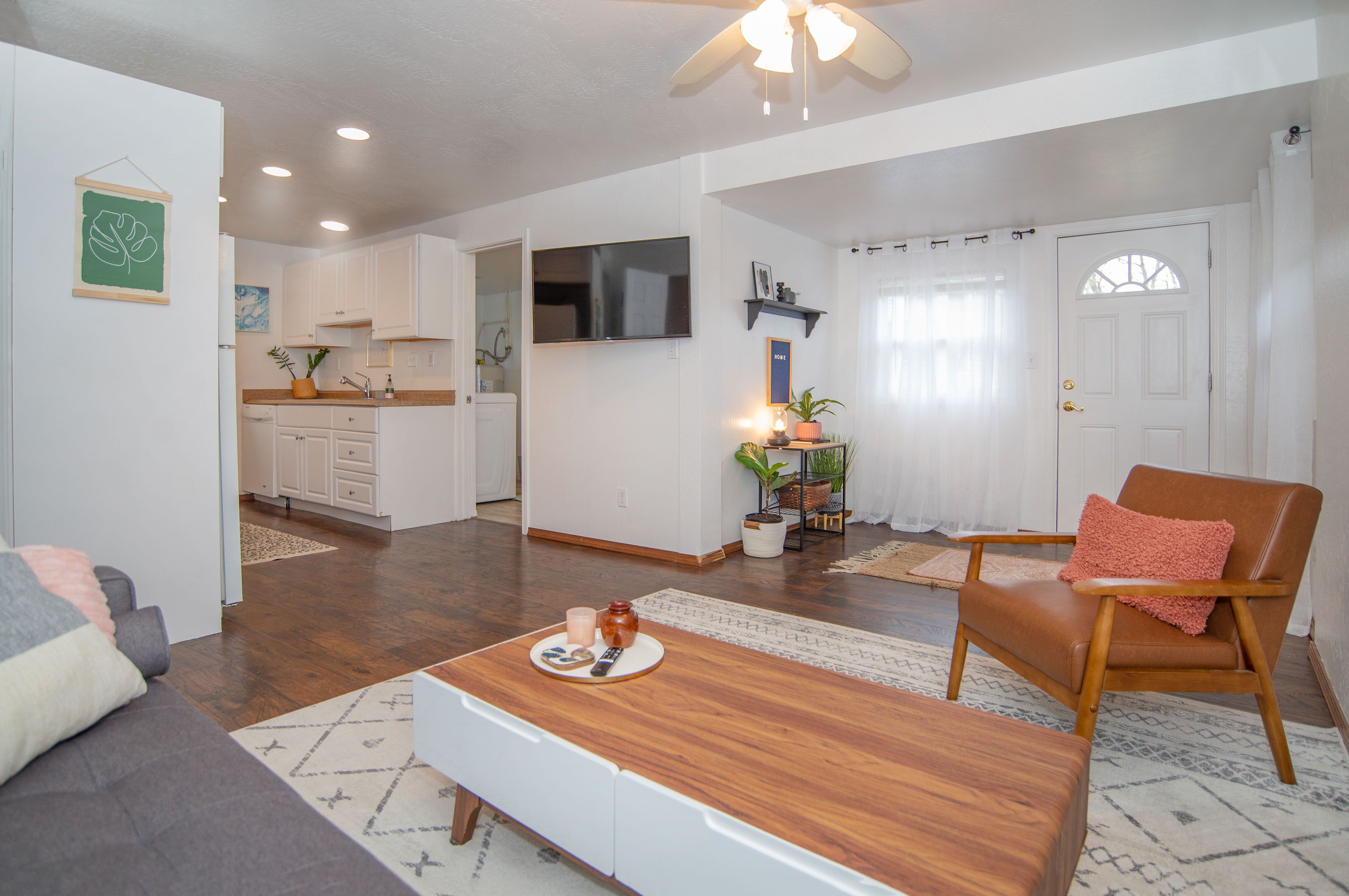 Downtown CDA Tiny House-Walk to the Lake