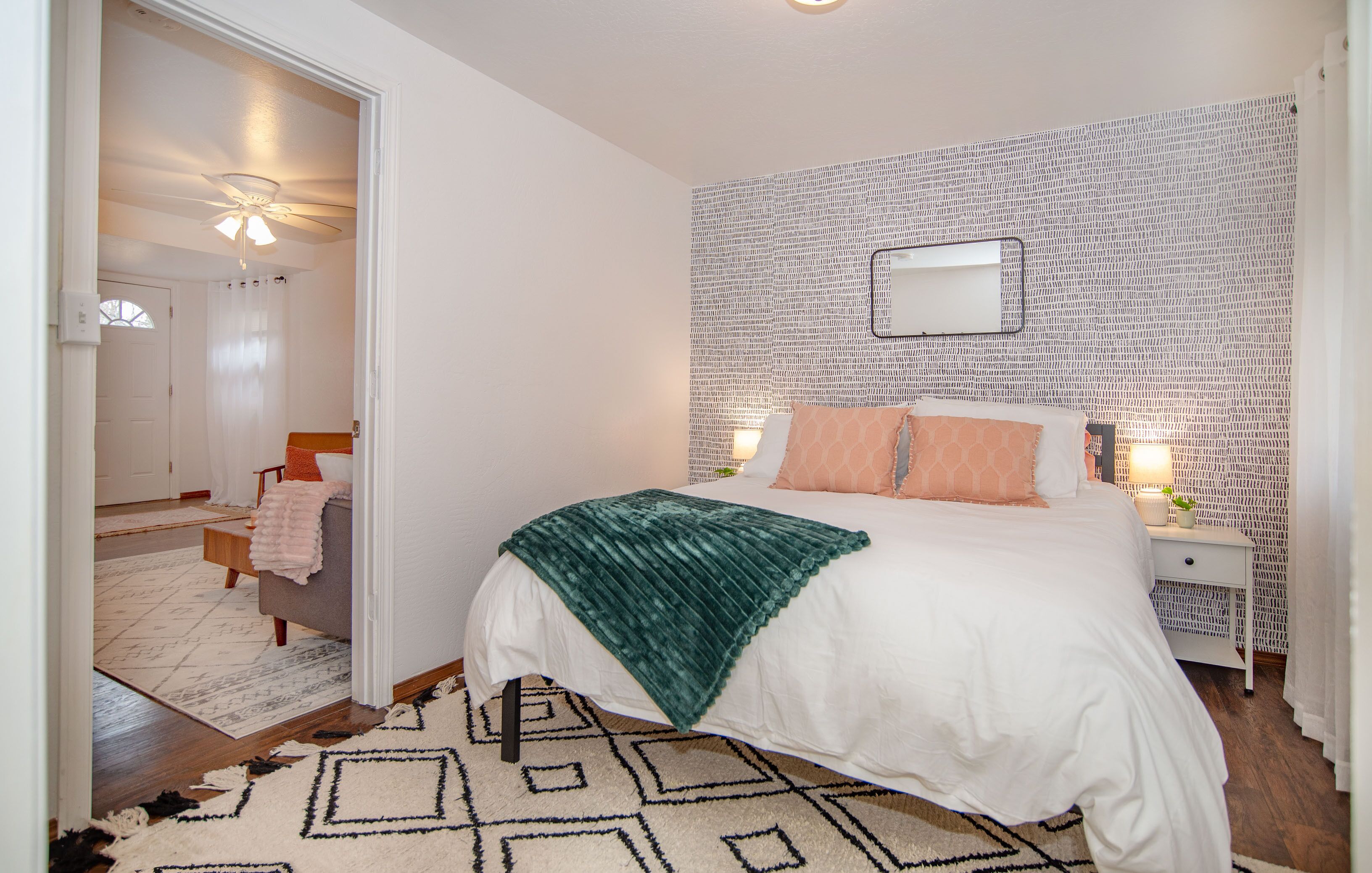 Downtown CDA Tiny House-Walk to the Lake