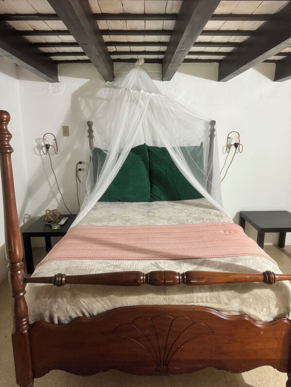 1 slaapkamer, een strijkplank/strijkijzer, wifi, beddengoed