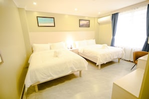 Deluxe Room | Minibar, in-room safe, laptop workspace, free WiFi - The Caye Hotel Caye Caulker (Caye Caulker)
