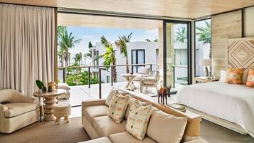 Minibar, caja de seguridad en la habitación y cortinas blackout