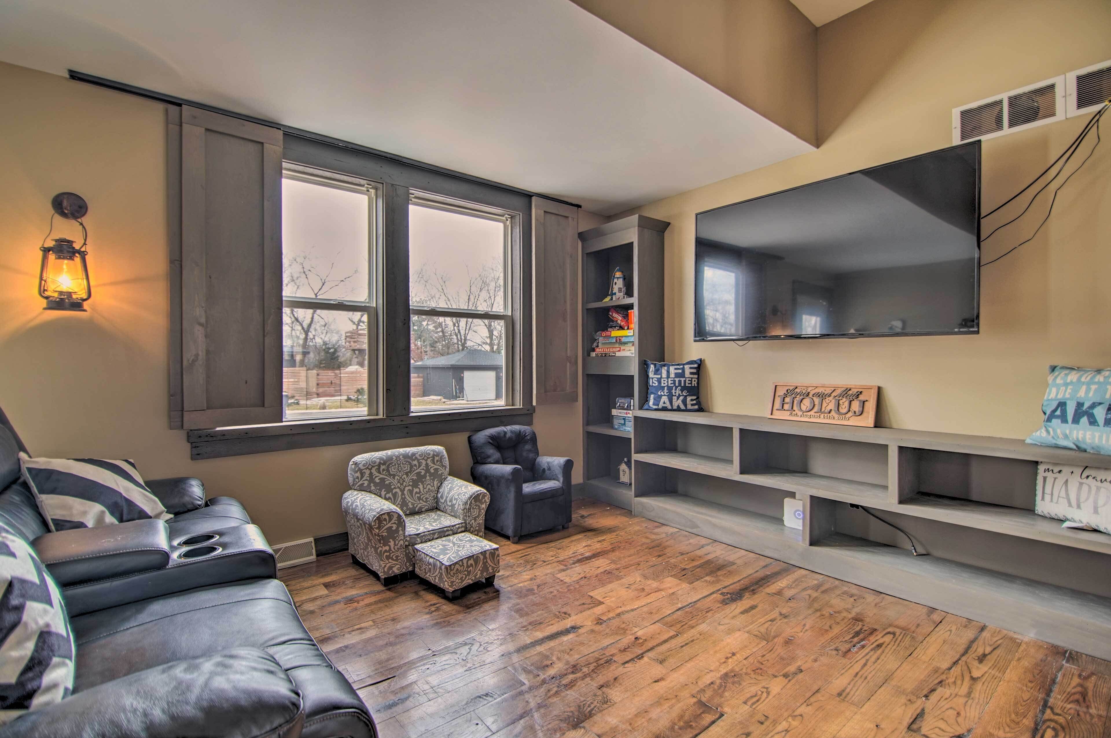 Charming Retreat - Walk to Lake Koshkonong!