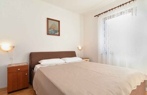 4 bedrooms, WiFi - Holiday home with terrace and barbecue (Premantura)