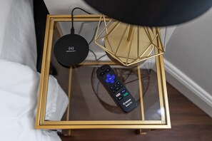 Room - Dream Luxury Apartment W/ Projector Near Downtown (Philadelphia)