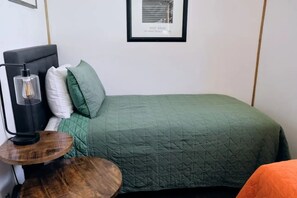 2 habitaciones, cuna de viaje, wifi y ropa de cama 
