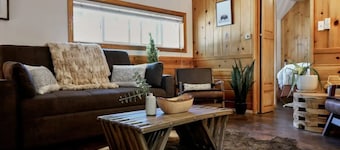 The Loop 2 Bedroom Suite at Lake Front Cabins