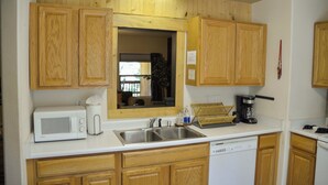 Private kitchen - Duplex Cabin at The Woolly Bugger Inn (#15) (Estes Park)