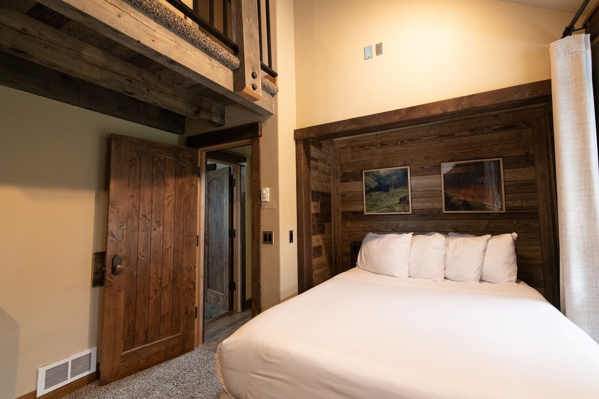 2 bedrooms, iron/ironing board, travel cot, free WiFi