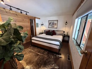 2 chambres, fer et planche à repasser, Wi-Fi, draps fournis