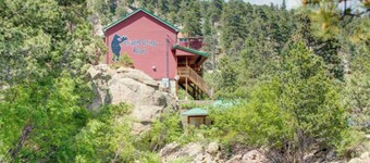Marmot Mini Cabin (Unit 7) at The Woolly Bugger Inn
