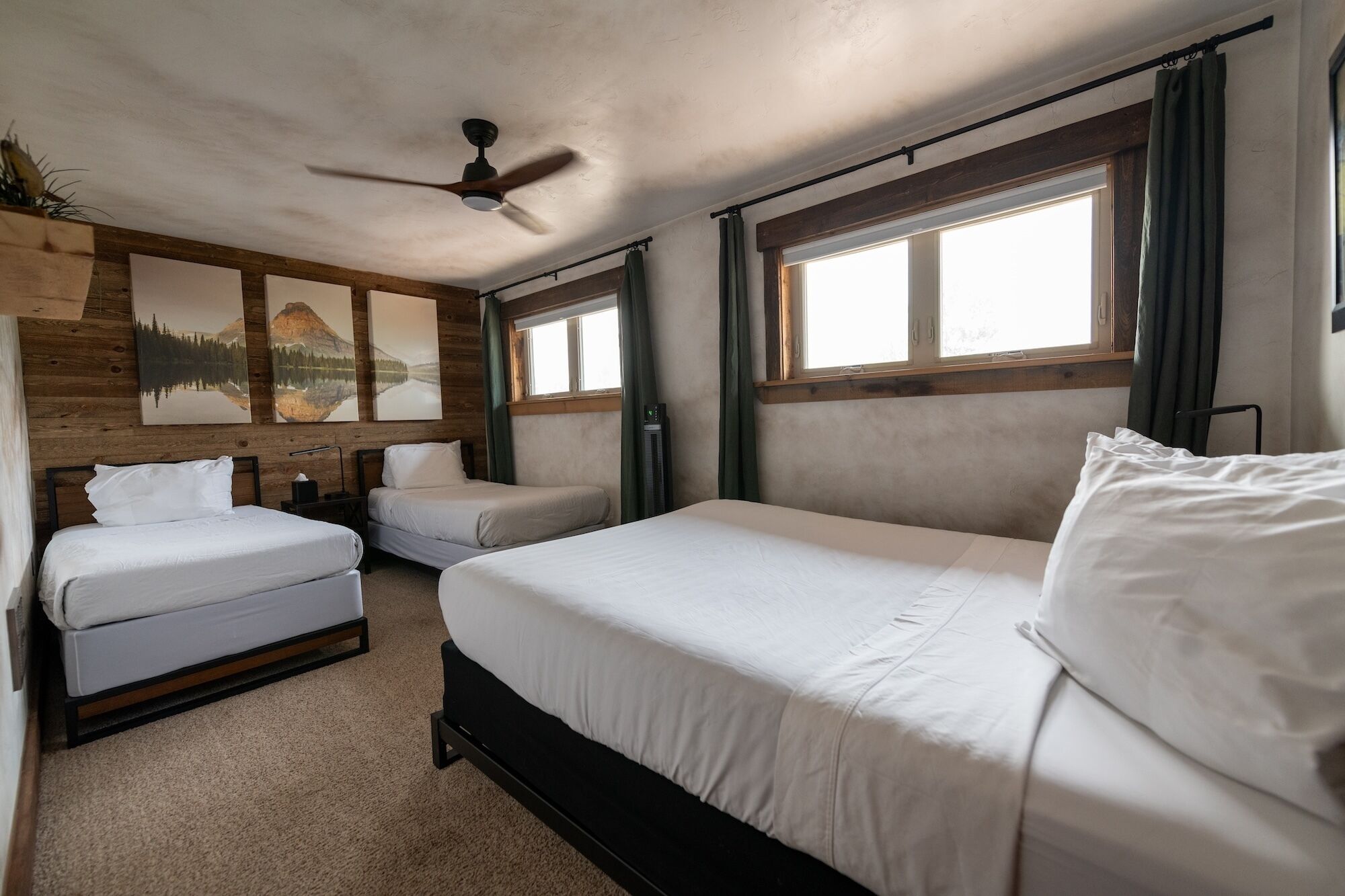 2 bedrooms, travel cot, free WiFi, bed sheets