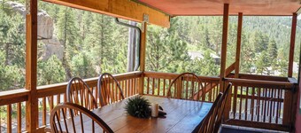 Couloir Duplex Cabin at The Woolly Bugger Inn (#16)