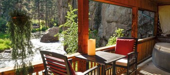 Canyon Cabin (Unit 17) at The Woolly Bugger Inn