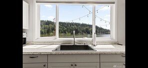 Interior - Peaceful Lakehouse on Ohop (Eatonville)