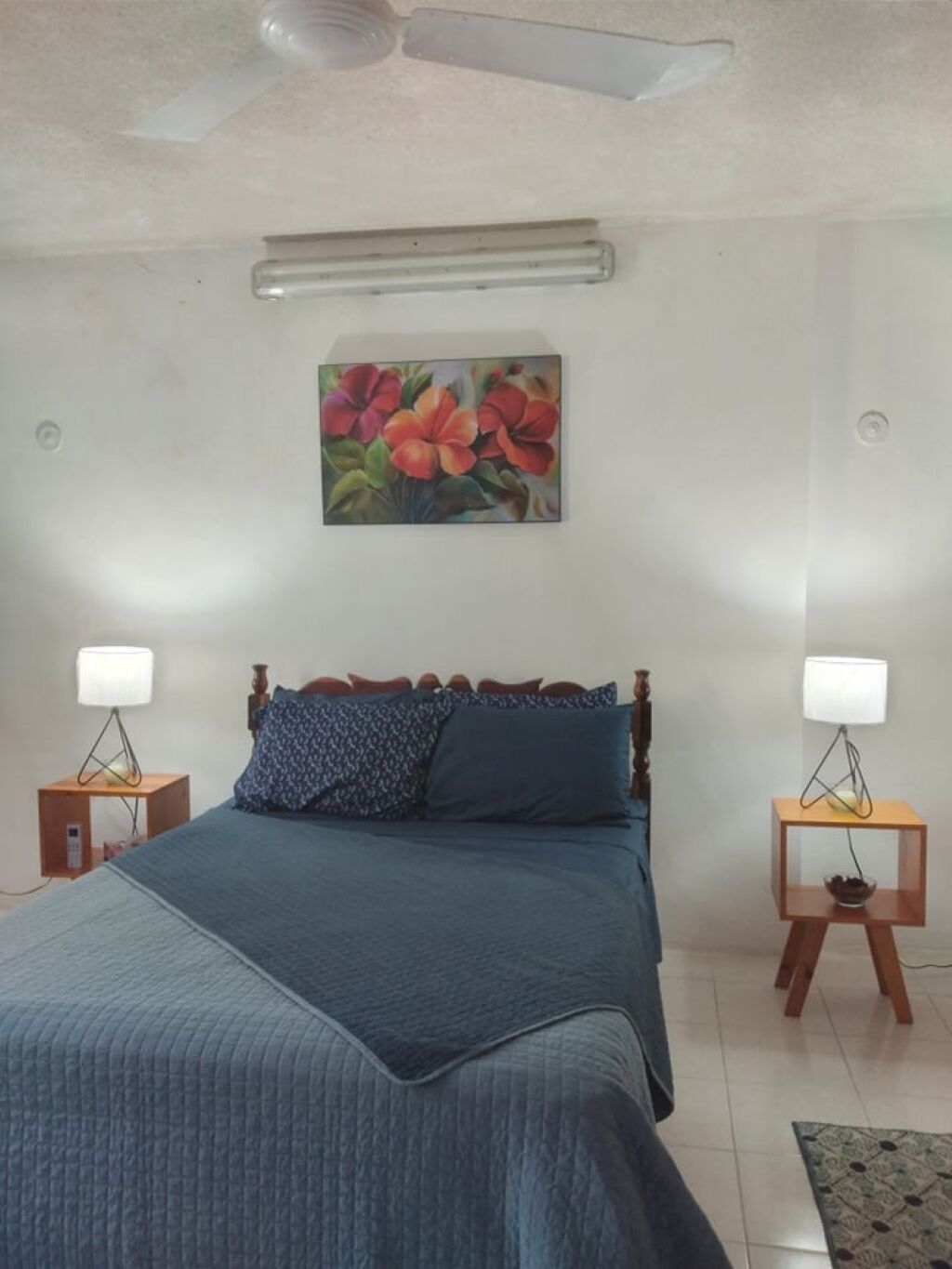 Clean Privet Bedroom/Bathroom -2 mins walk to the Beach