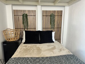 1 slaapkamer, een strijkplank/strijkijzer, wifi, beddengoed