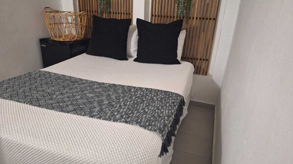 1 slaapkamer, een strijkplank/strijkijzer, wifi, beddengoed