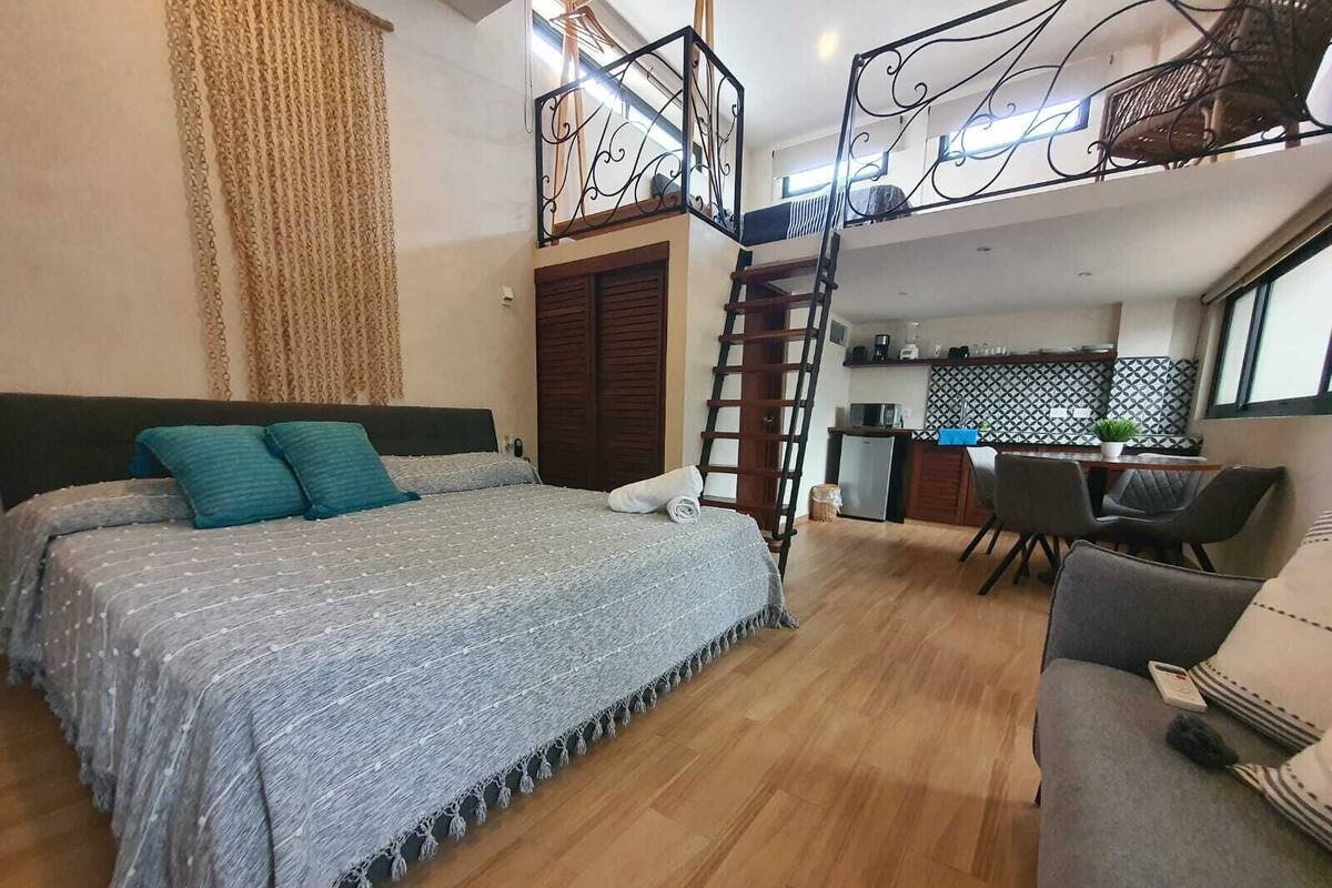 Departamento clásico | 1 habitación, minibar, caja de seguridad en la habitación y escritorio