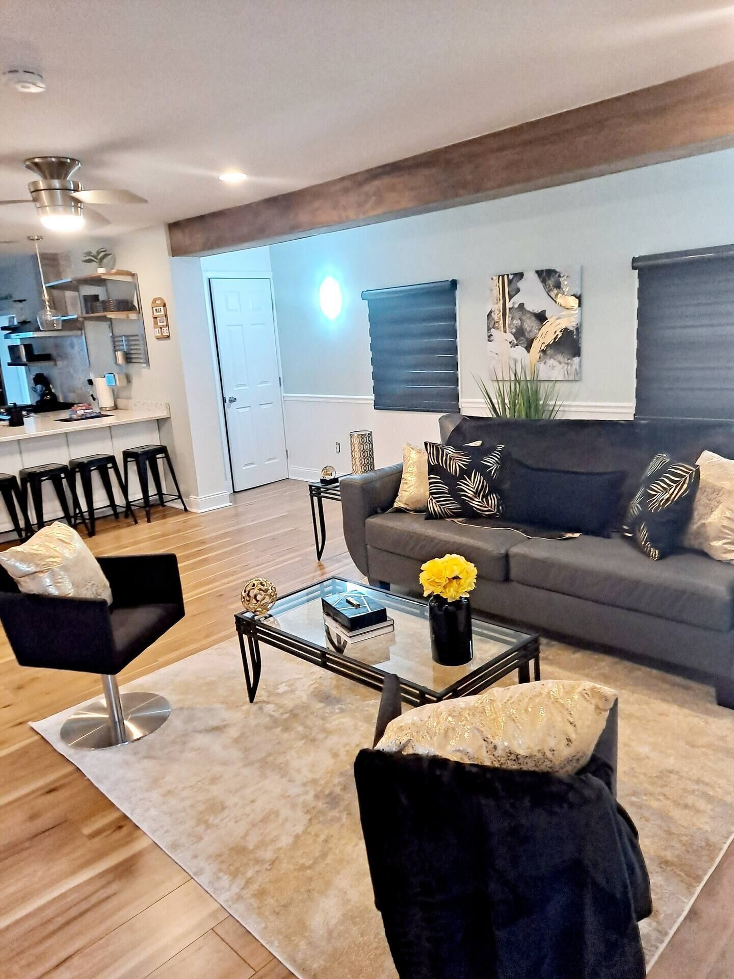 Semi Detach Townhouse with a big yard