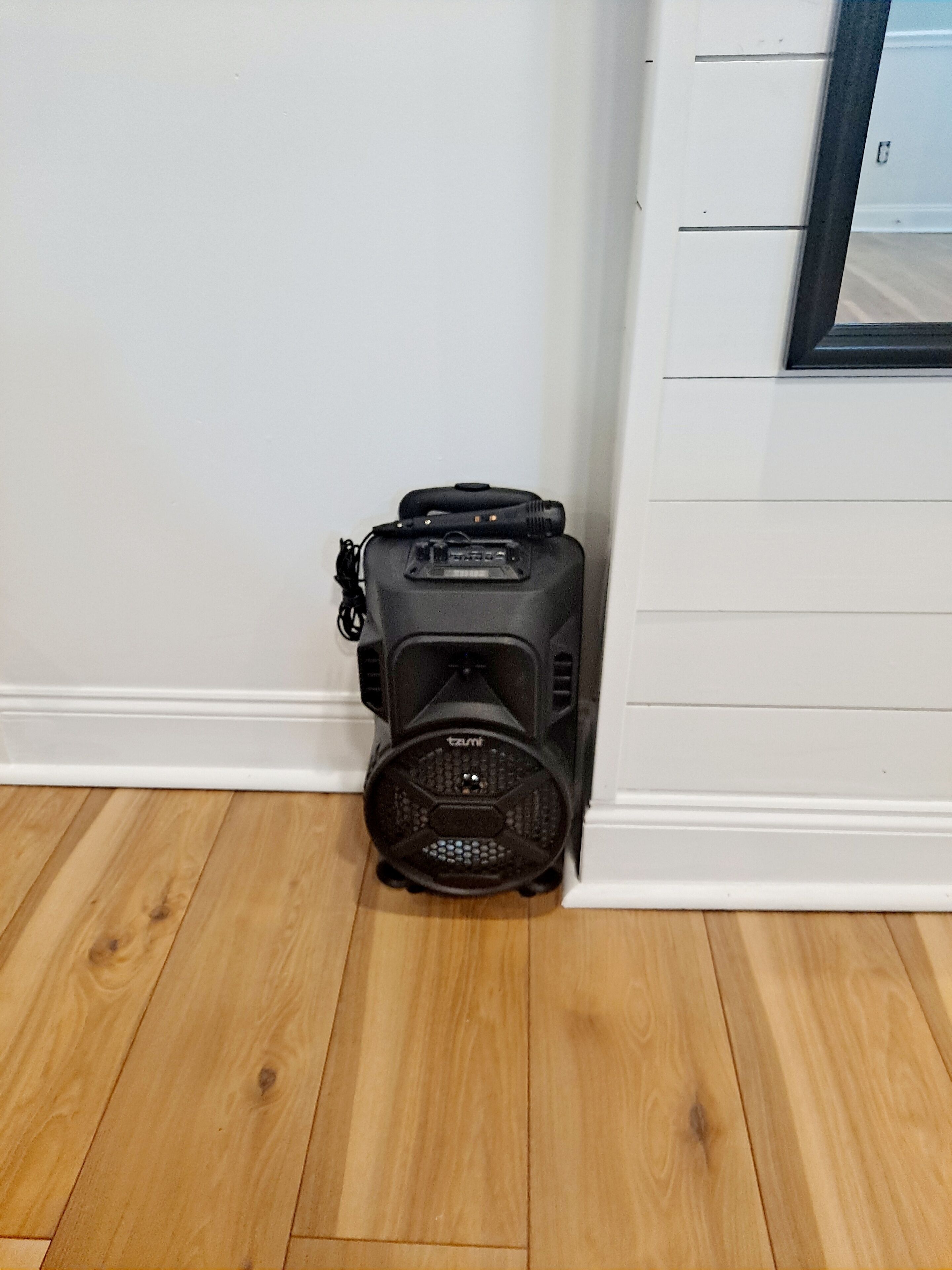 Semi Detach Townhouse with a big yard