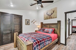 3 bedrooms, travel crib, WiFi, bed sheets