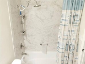 Amenidades de baño gratuitas y secadora de cabello 