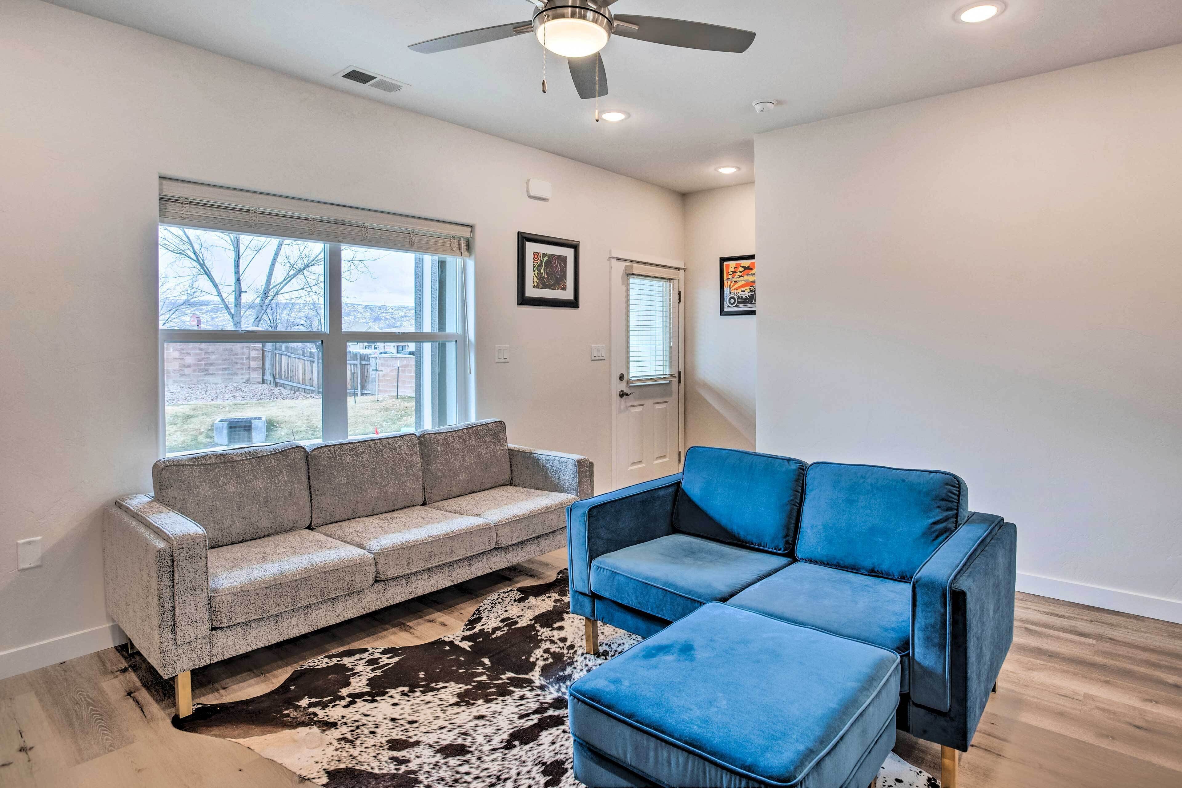 Modern Townhome ~ 3 Mi to Dtwn Grand Junction