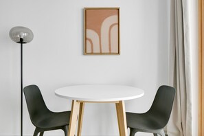 Dining - Charming Favoriten Studio w Gym & Bike Storage, nearMetro, by Blueground (Vienna)