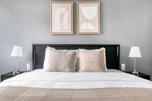 2 soverom, strykejern/-brett, wi-fi og sengetøy