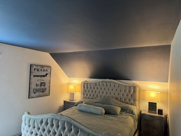 3 bedrooms, free WiFi, bed sheets - On Jiminy Peak Resort - Sleeps 9-10 - Pool, Hot Tub & Sauna (Hancock)