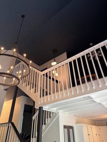 Renovated Jiminy Peak Townhouse: Walk to Slopes, Lodge, and Mountain Rides