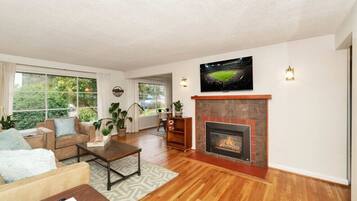 TV, peis og stereoanlegg