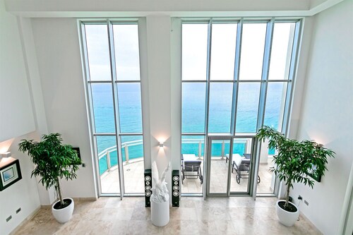 The Cove | Beach Front - Located in  Exquisite Simpson Bay with House Cleaning Included