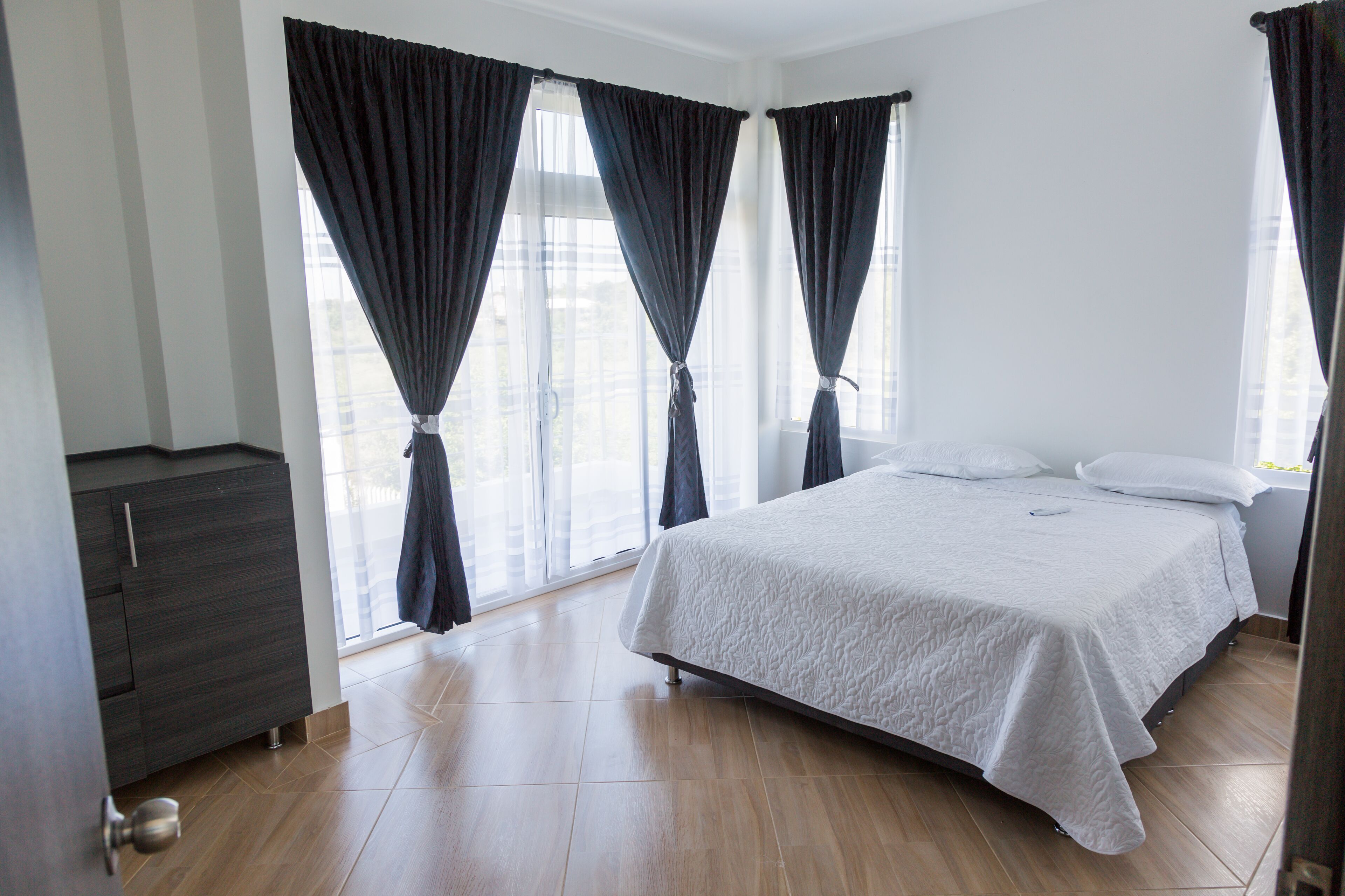 4 habitaciones y caja de seguridad en la habitación 